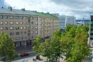 näkymä asuntolahuoneen ikkunasta Aleksanterinkadulle