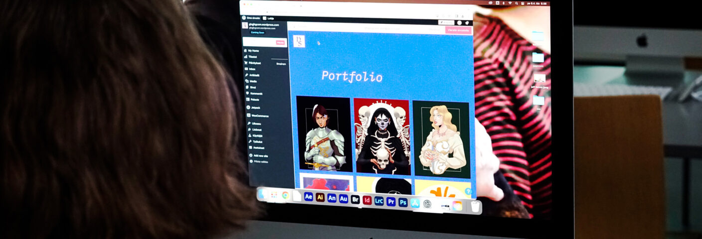 Tietokoneen näytöllä kuvituskuvien kollaasi ja teksti Portfolio