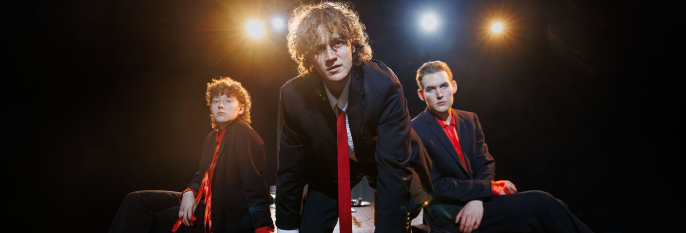 Näyttelijöitä Teatterikoulutuksen esityksestä Caligula